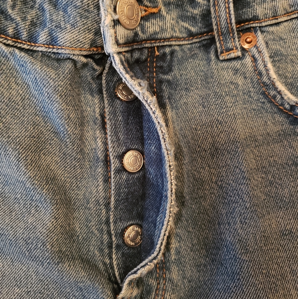 ZARA MID RISE SHORTS - Picture 4 of 8